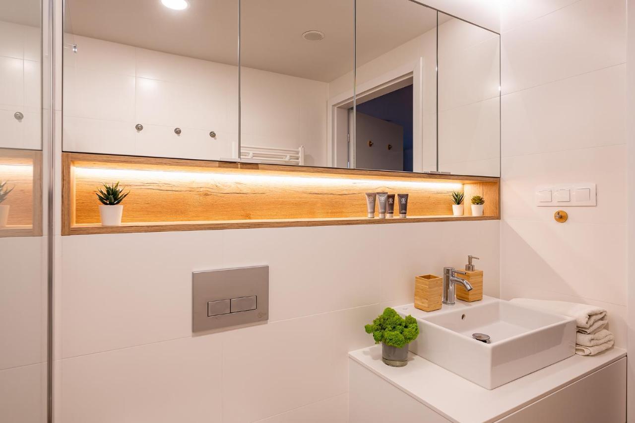 Pinea Sky Premium Apartament Z Widokiem Na Morze Ze Spa I Basenem Przy Plazy Pobierowo Eksteriør bilde